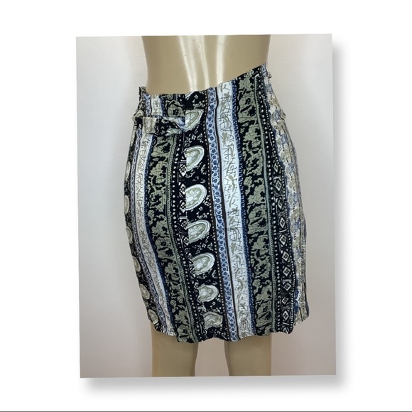 Printed 100% Rayon Size S/M Wrap Around Toe Waist Skirt. - Picture 3 of 4